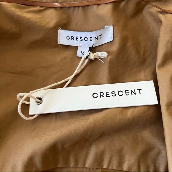 🆕 2 pc Set Cresent Button Down and Shorts Set size M - Picture 11 of 13